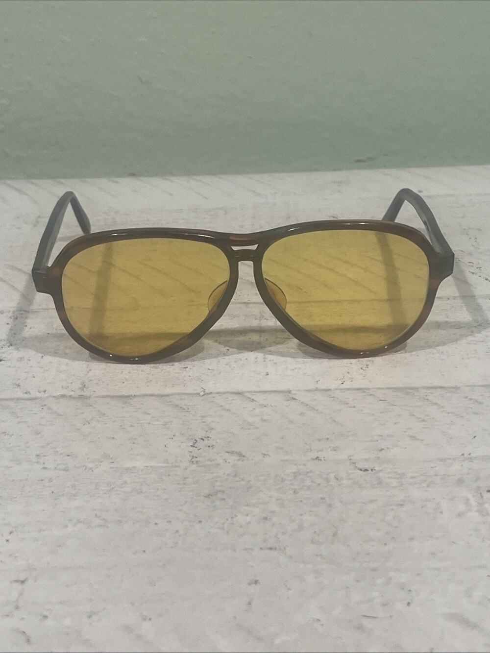 CIRCA 1960's VINTAGE B&L RAY-BAN ALLWEATHER AMBERMATIC TORT VAGABOND SUNGLASSES